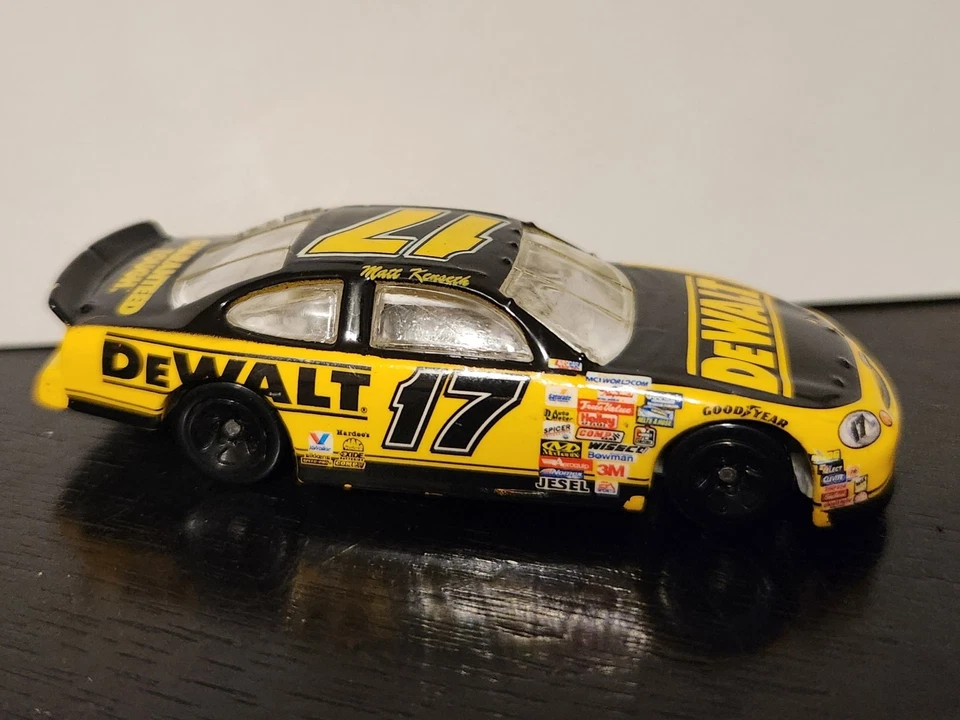 Ford Taurus Hot Wheels 1999 Matt Kenseth #17 Dewalt calibre de equipo fundido a presión  Foto 1 de 1