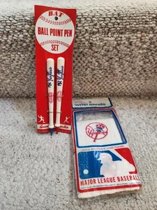 Vintage New York Yankees Louisville Slugger Ball Point Pen Set & Wrist Bands 80s - Picture 1 of 9