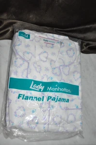 Lady Manhattan VINTAGE FLANNEL Pajama set. SIZE MEDIUM PURPLE FLORAL HEARTS - Picture 1 of 4