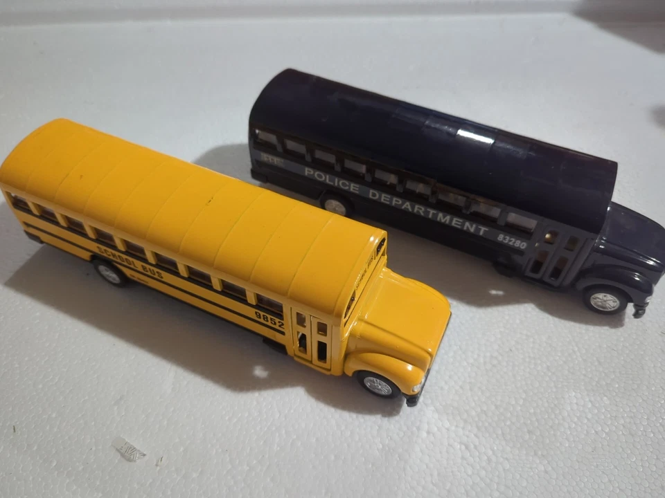 Sunnyside Diecast School Bus & Police Bus SS9852 with Pull Back Mechanism - Image 1 of 4