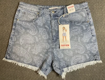CELEBRITY PINK Women's Hi-Rise Fray Hem 15/32 Blue Paisley Shorts fit 34x3.5 NWT - Image 1 of 4