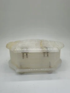 Scatola portagioie con piedini in marmo pietra onice intagliata con coperchio  - Foto 1 di 4