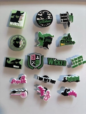 Insignia musical malvada Shiz University Croc Charm Jibbitz fiesta favor conjunto de 16 piezas Foto 1 de 3