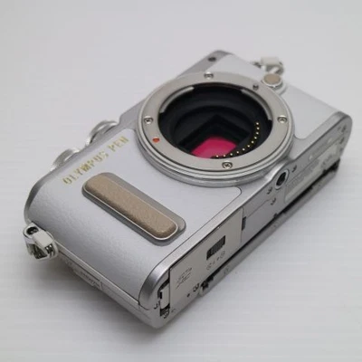 Olympus Pen E-PL8 Camera Body White Mirrorless Compact Used Excellent Condition - Image 1 of 3
