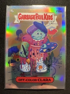 2023 Topps Chrome: Garbage Pail Kids-Refractor #214a Off-Color CLARA 💥🐷🖌 - Imagen 1 de 3