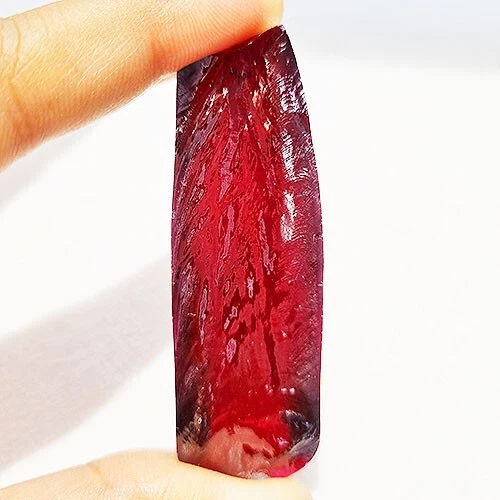 CLEAR 142 CT RED RUBY #8 CORUNDUM ROUGH LAB GROWN GEMSTONE - Image 1 of 1