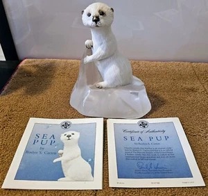 Statuina cucciolo di mare lontra bambino Franklin 1988 come nuova base in vetro iceberg cristallo con certificato di autenticità - Foto 1 di 13