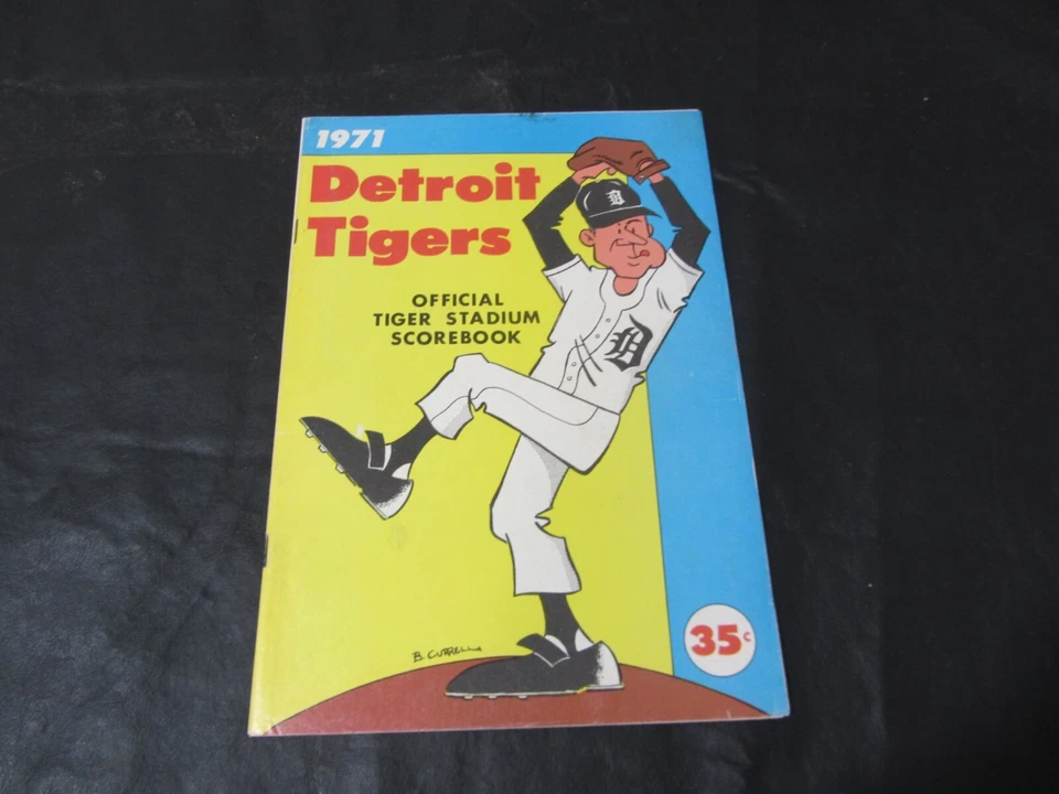 Detroit Tigers Stadium 1971 scorebook - vintage booklet - Image 1 of 4