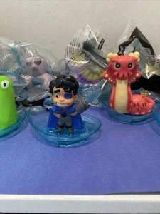 McDonald’s Happy Meal 2024 Disney Pixar Elio Spielzeug 8 Stück - 7 gebraucht, 1 neu - Bild 1 von 12