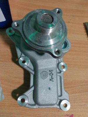 Bomba de agua del motor 07-11 Jeep Wrangler Carquest Foto 1 de 4