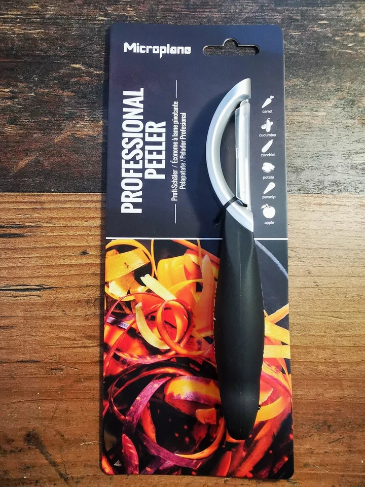 Microplane Profischäler Sparschäler Gemüseschäler schwarz