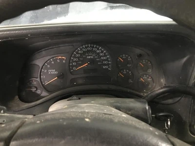 Medidor de velocímetro usado se adapta a: Chevrolet Silverado 2500 2005 camioneta clúster MPH EE. UU. Foto 1 de 4