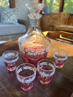Vintage Aperitif Decanter with 4 Matching Shot Glasses Made in France 7” - Image 1 of 4
