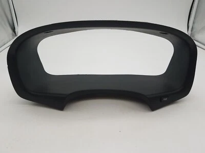 Ободок приборной панели со стороны водителя передний левый для универсала KIA Rondo LX 2007-2011 годов выпуска - Изображение 1 из 4