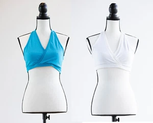 Lululemon zwei Sport-BHs im Vintage-Stil Größe 10 Crossover-BH mit V-Ausschnitt blau, weiß - Bild 1 von 9