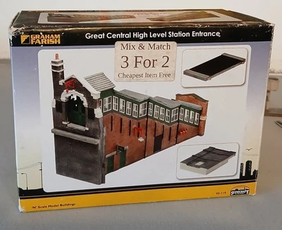 Graham Farish Scenecraft 42-119 Great Central High Level Station Entrance N Gaug - Image 1 of 2