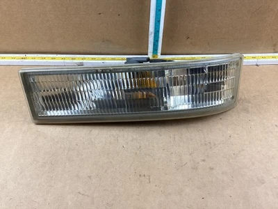 1995-2005 Chevrolet Astro Left Driver Side Corner/Park/Marker Turn Signal Light - Image 1 of 4