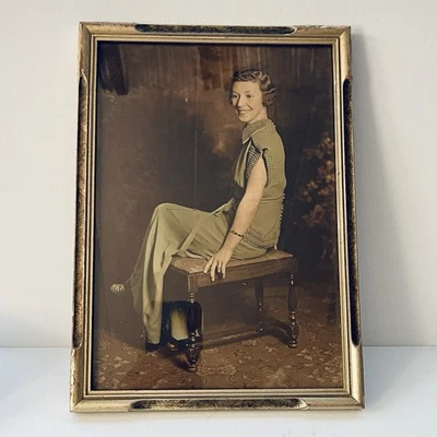 Marco de fotos de madera tallada Art Deco de colección artes y manualidades 7x10 foto mujer dorado Foto 1 de 4