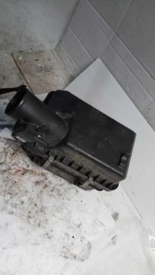 Used Air Cleaner Assembly fits: 2015 Mitsubishi Lancer  Grade A - image 1 of 4