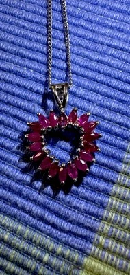 Cadena collar colgante corazón rubí: 18 gemas marqués magníficas 925 probadas  Foto 1 de 4