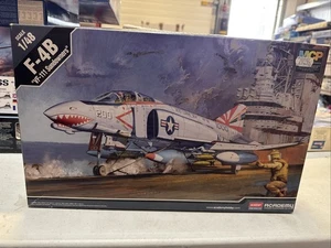 1:48 Academy F-4b Vf-111 Sundowners Nuovo Stampo Kit ACD12232 Modellino - Picture 1 of 4