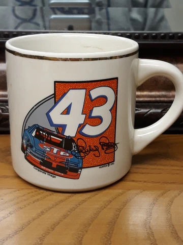 Vintage 1992 Richard Petty #43 NASCAR Coffee Mug Cup Ceramic Cover