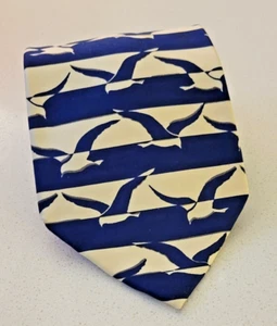 Corbata Nautica Gaviotas en Vuelo Azul Marino Crema Diseñador EE. UU. Novedad Regalo RARA - Imagen 1 de 6