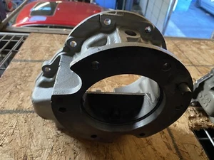 4R100 Extension Tail Housing 4x4 W/Hole Speed Sensor (Iron) - Bild 1 von 5