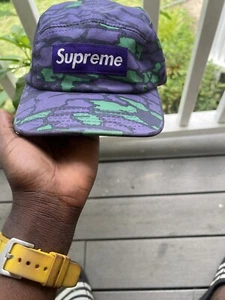 Supreme Hat - Picture 1 of 4