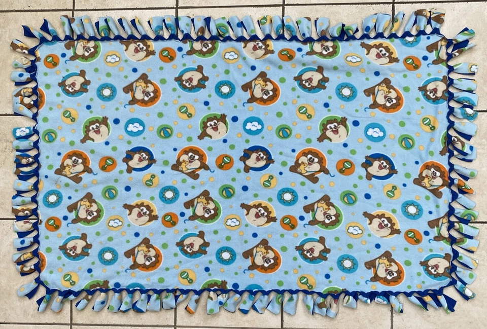 Manta de colección Looney Tunes Baby Taz Tasmanian Devil personalizada con flecos de lana Foto 1 de 4