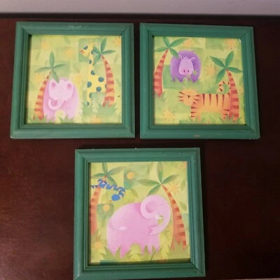 Conjunto de arte enmarcado en selva elefante tigre jirafa guardería verde safari habitación para niños Foto 1 de 4
