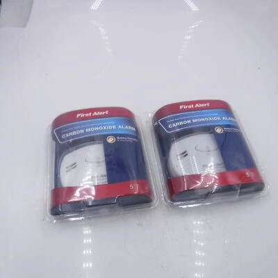 Paquete de 2 detectores de alarma de monóxido de carbono First Alert CO400 9V batería incluida Foto 1 de 3