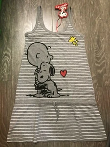 NWT Peanuts Snoopy Hugs Love Women's Tank Top Size Small  - Picture 1 of 12