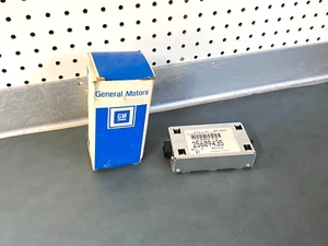 GM OEM NOS 25609435 Engine Oil Change Indicator 1992-1993 Buick Lesabre - Picture 1 of 5