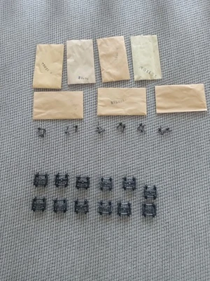 6 item set/lot of athearn older sping loaded trucks/ho scale/pre-owned - Image 1 of 4