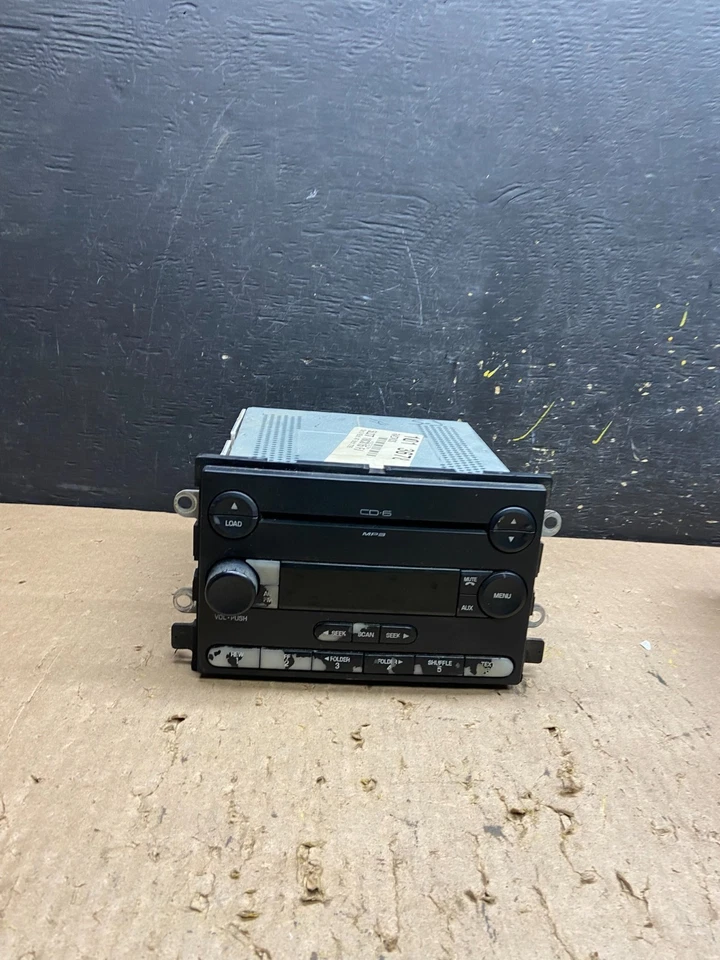 Receptor estéreo de radio AM FM Ford F150 2004 a 2010 OEM T6191 DG Foto 1 de 4