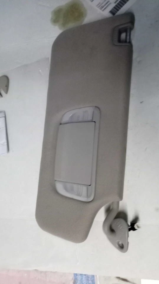 Parasol derecho pasajero iluminado se adapta a 15-20 SIENNA 526418 Foto 1 de 4