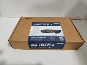 QNAP | QSW-2104-2T-A-US | 6-Port 10GbE & 2.5GbE | Network Switch - Afbeelding 1 van 2
