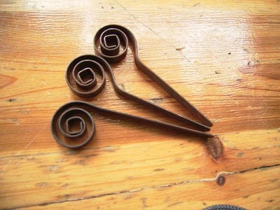 3 große Federn (zur Schlossreparatur) - Bild 1 von 4