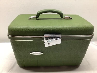 Sears Forecast Vintage Avocado Green Cosmetic Case Luggage - Image 1 of 4