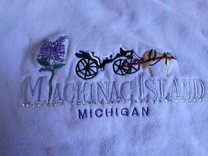 Vintage Mackinac Island Michigan lila Sweatshirt Basix XL Pferdekutsche  - Bild 1 von 4