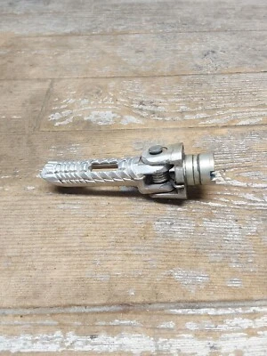 07-08 Suzuki GSXR1000 GSX1000R 2007-2008 reposapiés delantero izquierdo estriba (OEM) Foto 1 de 4