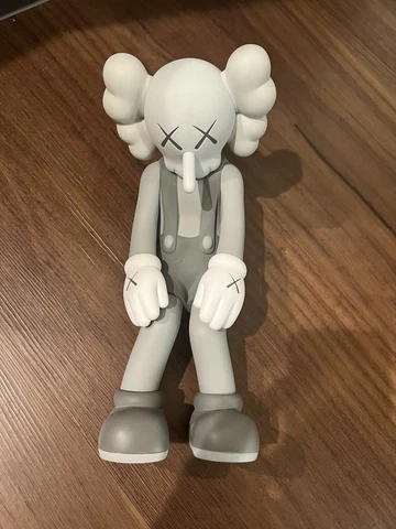 KAWS SMALL LIE COMPANION VINYL FIGURE 11" GRAY MEDICOM TOY 2017 100% Authentic Cover