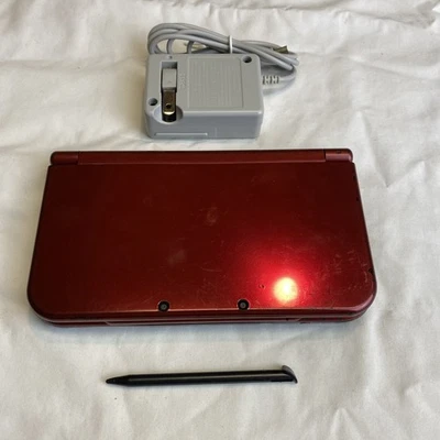 Consola DUAL IPS Nueva Nintendo 3DS XL Roja con Cargador Versión EE. UU. Stylus Foto 1 de 4