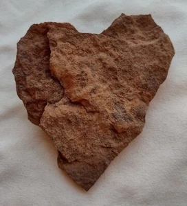 Heart Stone Natural Heart Shaped Rock Table Home Décor Love Gift Garden Zen R42 - Picture 1 of 4