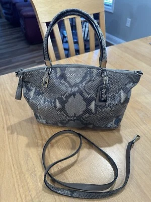 BOLSO BANDOLERA COACH MADISON KELSEY PIEL DE SERPIENTE ESTAMPADO/SLVR - LIMPIO Foto 1 de 4