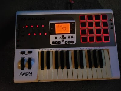 M-AUDIO Axiom AIR 25 Premium MIDI Keyboard and Pad Controller - Image 1 of 4
