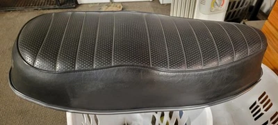 Triumph - Bonneville 750 - Tiger 750 - 座椅 — 第 1/4 张图片