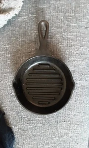 Lodge Gusseisen L3GP 6,5 Zoll Pfanne - Bild 1 von 3