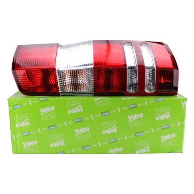 Conjunto de lanterna traseira direita do passageiro Valeo 43715 para W906 NCV3 Sprinter 2500 3500 - Imagem 1 de 4